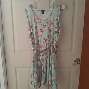 Rue 21 floral dress with belt